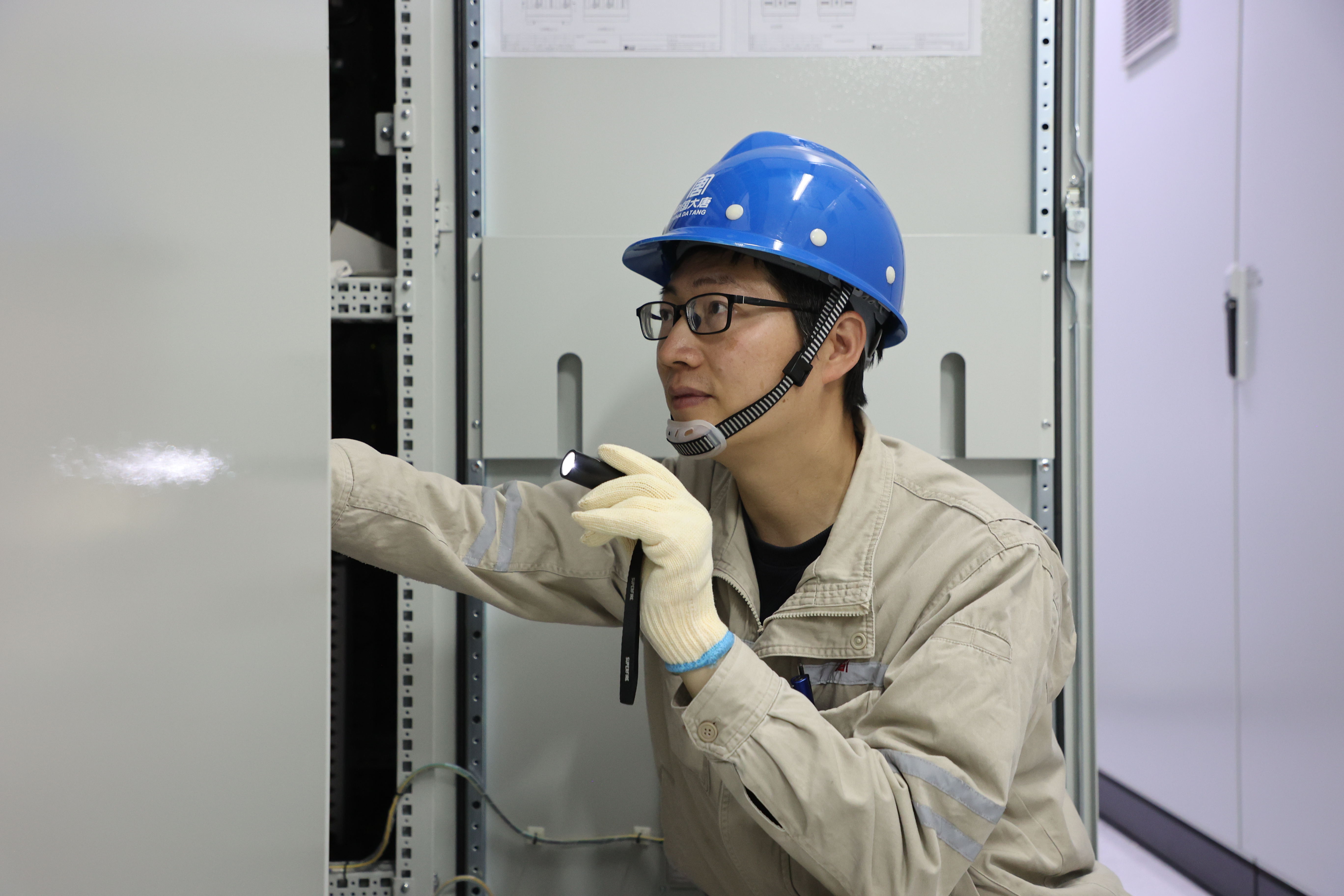 1719898070414052315.jpg 【奮斗大唐人】龍俊峰:匠心筑夢 實(shí)干前行.jpg